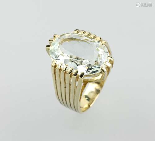 14 kt gold ring with aquamarine