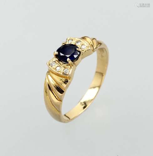 18 kt gold ring with sapphire and brilliants