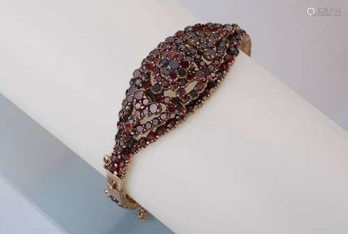 Bangle with garnets