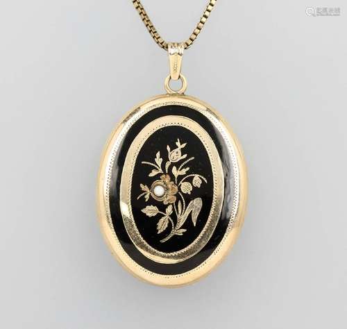 14 kt gold locket pendant