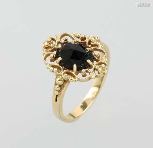 14 kt gold ring with sapphire