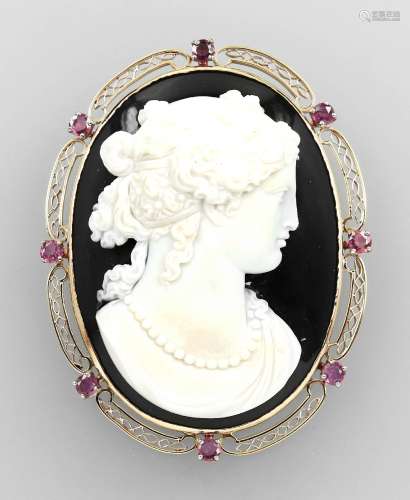 14 kt gold brooch with agate cameo and rubies