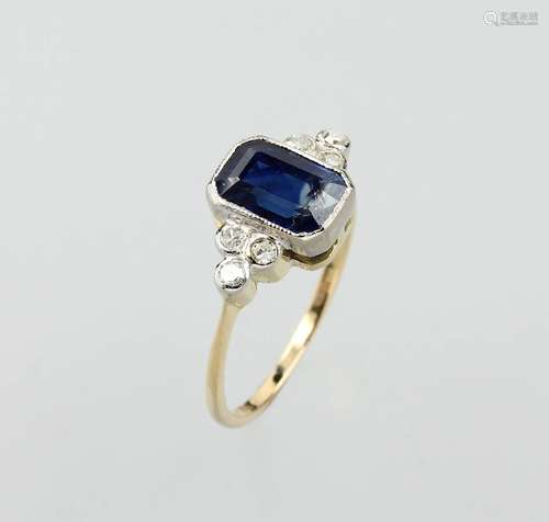 18 kt gold ring with sapphire and diamonds ,YG 750/000