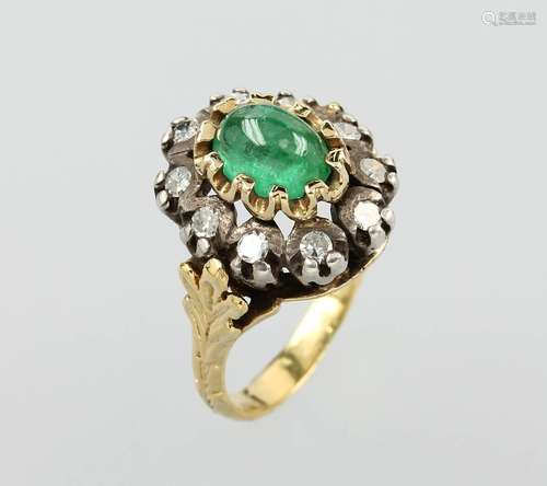 Ring with emerald and diamonds