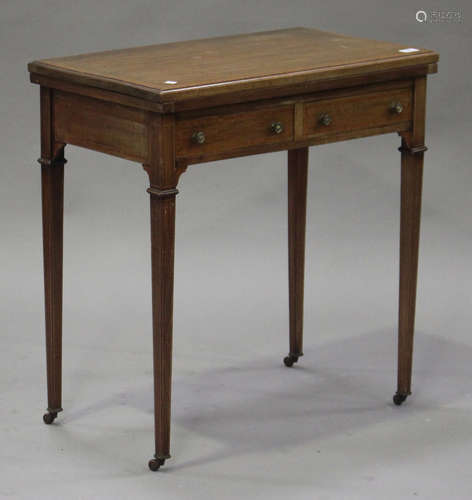 An Edwardian mahogany and satinwood crossbanded fold-over card table