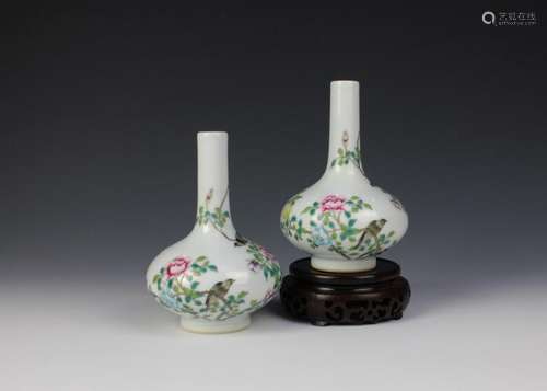 PAIR OF CHINESE PORCELAIN FAMILLE ROSE VASES