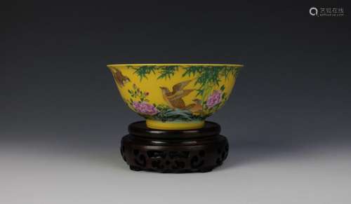 CHINESE PORCELAIN YELLOW GROUND ENAMEL BIRD AND FLOWER BOWL