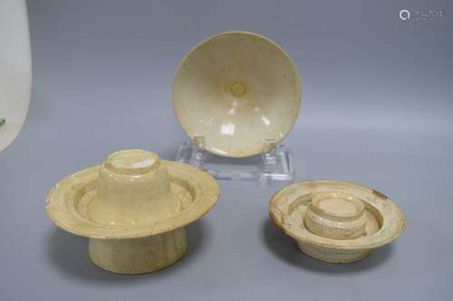 THREE CHINESE PORCELAIN WHITE GLAZE BOWL AND TEA CUP HOLDER