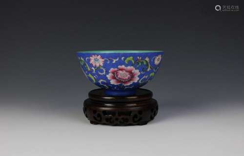 CHINESE PORCELAIN BLUE GROUND ENAMEL FLOWER BOWL