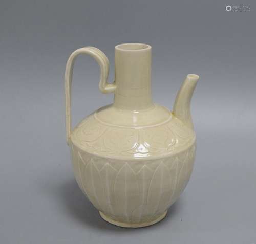 CHINESE PORCELAIN WHITE GLAZE KETTLE SONG DYNASTY