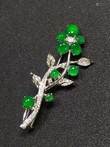 NATURAL JADEITE 18K GOLD DIAMOND BROOCH