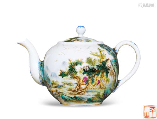 1938年 粉彩山水茶壶