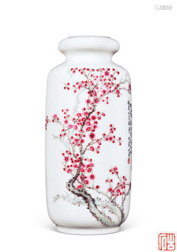 1938年 粉彩梅花瓶