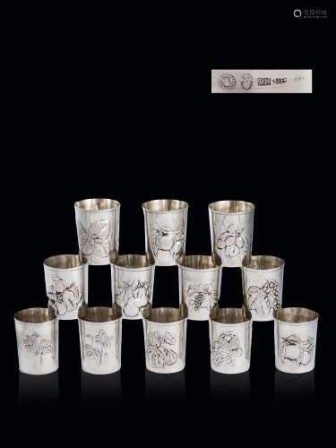 1970年前后  意大利1234克水果主题纯银浮雕水杯/酒杯十二支