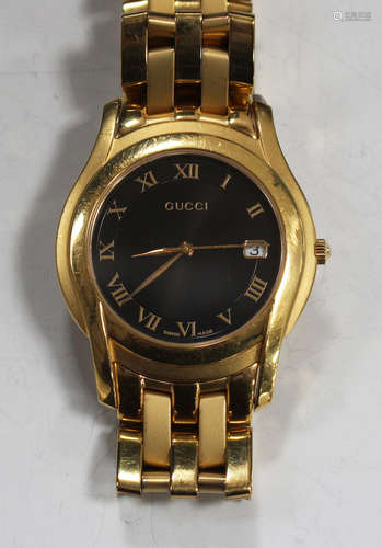 A Gucci gilt metal gentleman's bracelet wristwatch