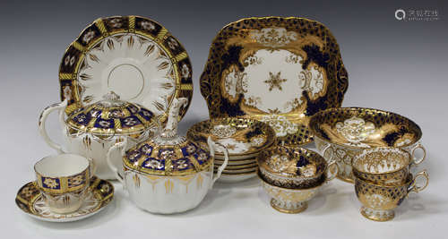 An English porcelain part service