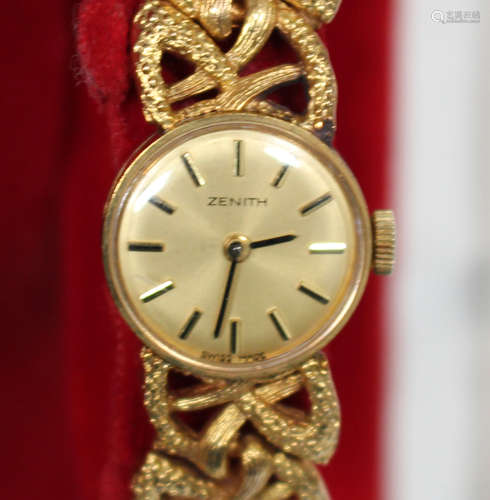 A Zenith 9ct gold lady's bracelet wristwatch