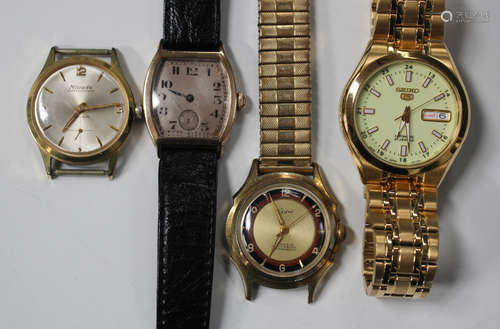 A Seiko 5 Automatic gilt metal gentleman's bracelet wristwatch and three further wristwatches