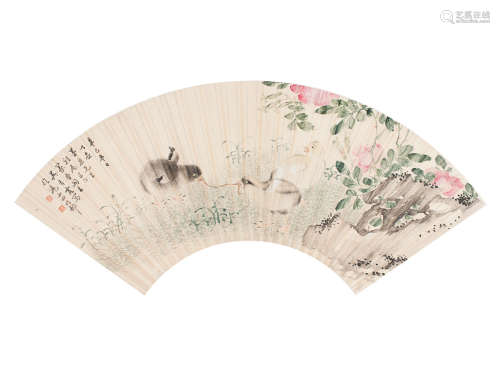 吴青霞（1910～2008） 花卉小鸡 扇面 设色纸本