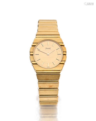 Polo, Ref: 761 C 701 D, 1990's  Piaget. An 18K gold lady's quartz bracelet watch