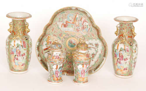 Four pieces of assorted late 19th to early 20th Century Chinese famille rose comprising a pair of vases