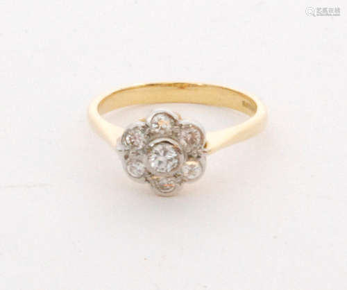 An 18ct diamond daisy cluster ring