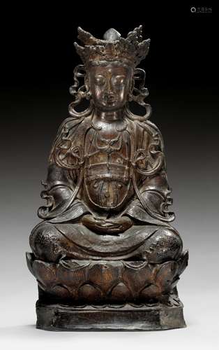 GROSSE SITZENDE GUANYIN MIT INSCHRIFT.