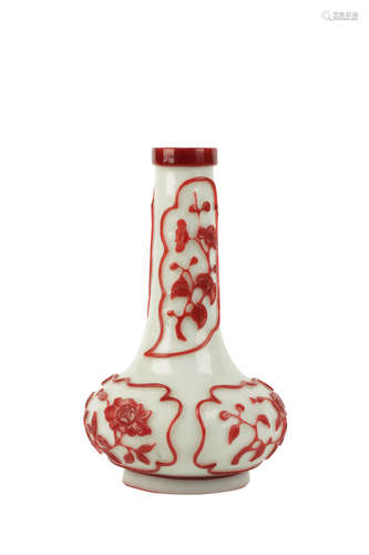 PEKING GLASS VASE, QING DYNASTY, 19TH CENTURY