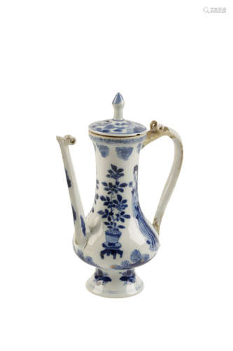 BLUE AND WHITE TEAPOT, QING DYNASTY, 18TH / 19TH CENTURY