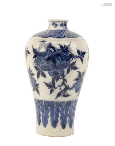 BLUE AND WHITE CRACKLE-GLAZE 'POMEGRANATE' MEIPING VASE, QING DYNASTY