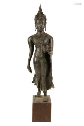 BRONZE FIGURE OF A WALKING BUDDHA, THAILAND, 18TH / 19TH CENTURY