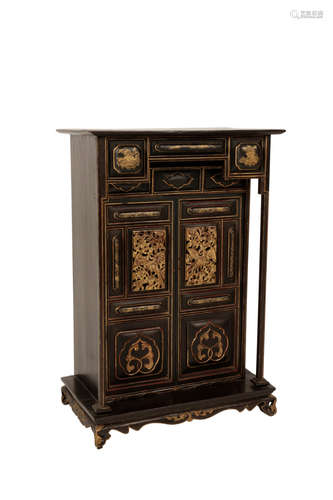 BLACK LACQUER AND GILT SHRINE, LATE QING DYNASTY