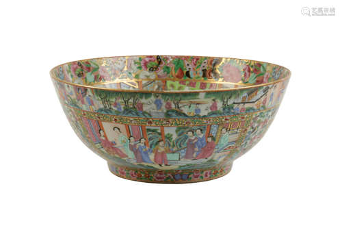 CANTON FAMILLE ROSE BOWL, LATE QING DYNASTY