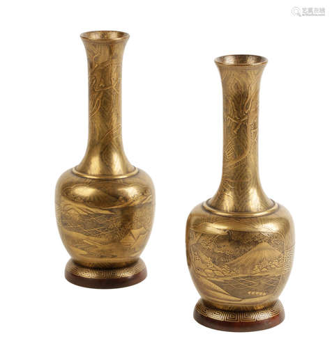 FINE PAIR OF GILT-LACQUER VASES, SIGNED CHIKAMI, MEIJI PERIOD (1868-1912)