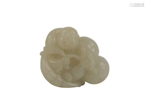 SMALL WHITE JADE CARVING OF A BUDDHA