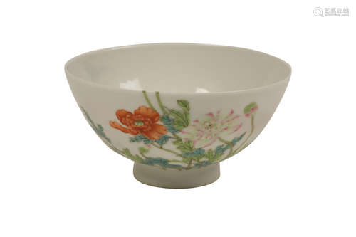 FINE FAMILLE ROSE 'PEONY' BOWL