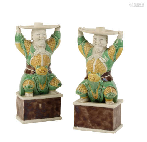 PAIR OF FAMILLE VERTE INCENSE BURNERS, QING DYNASTY, 18TH / 19TH CENTURY