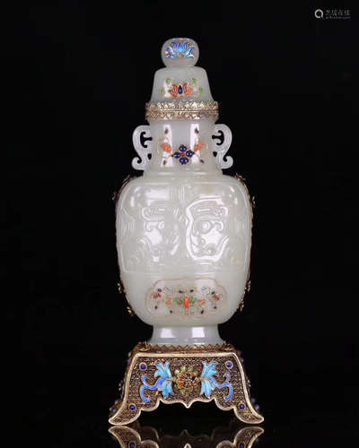 A HETIAN JADE SILVER GLITED VASE