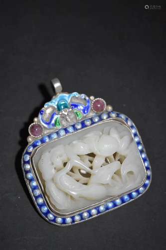 A HETIAN JADE PENDANT