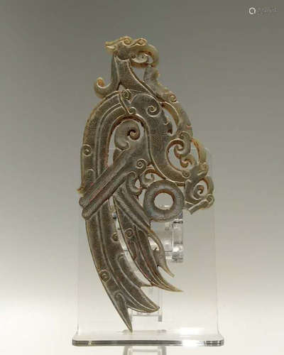 A FINE CARVED PHOENIX JADE PENDANT