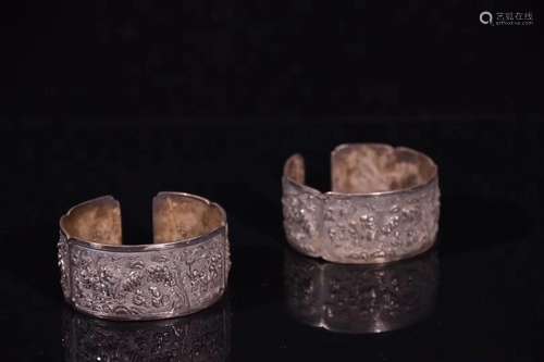 PAIR OF SILVER BANGLES