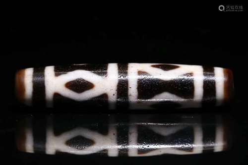 A DZI BEAD