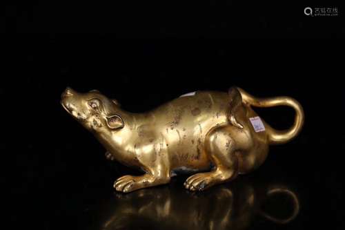 A GLIT-BRONZE MOUSE ORNAMENT