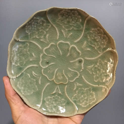 A YAOZHOU KILN BLUISH-GREEN FLORAL PLATE