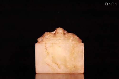 A HETIAN JADE DRAGON SEAL