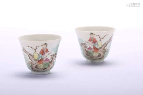 Pair of Chinese famille rose porcelain cups, Jiaqing