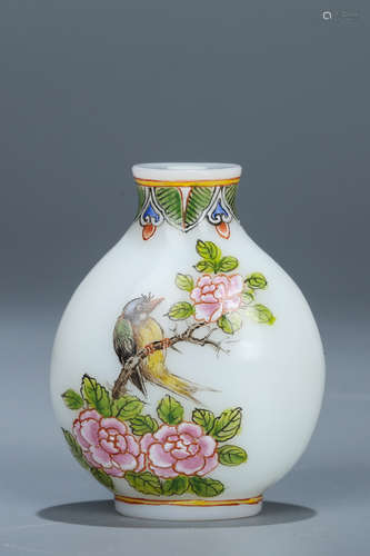 Chinese enamled glass snuff bottle.