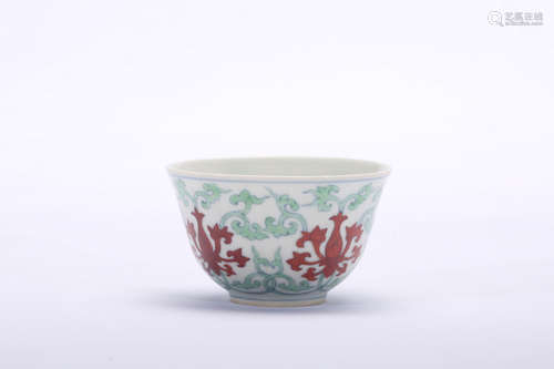 Chinese doucai porcelain cups, Chenghua mark.