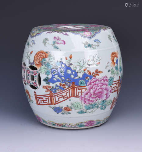 Chinese famille rose porcelain hand stool, Qing