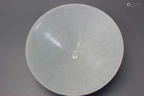 Chinese incised Yingqing porcelain bowl.